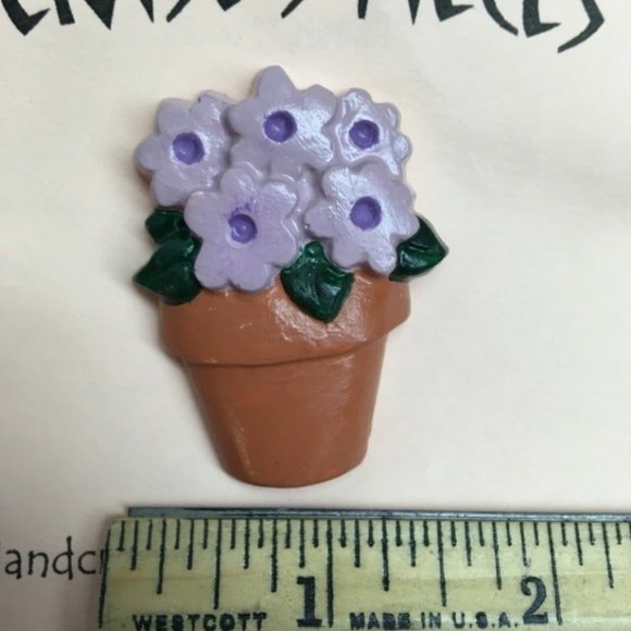 Flowerpot Easter Pin Brooch Purple Flowers Flower Pot Terra-cotta Brown Green - Picture 2 of 2